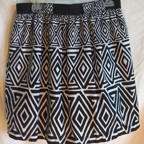 White House Black Market Geometric Print Skirt M - Picture 1 of 4